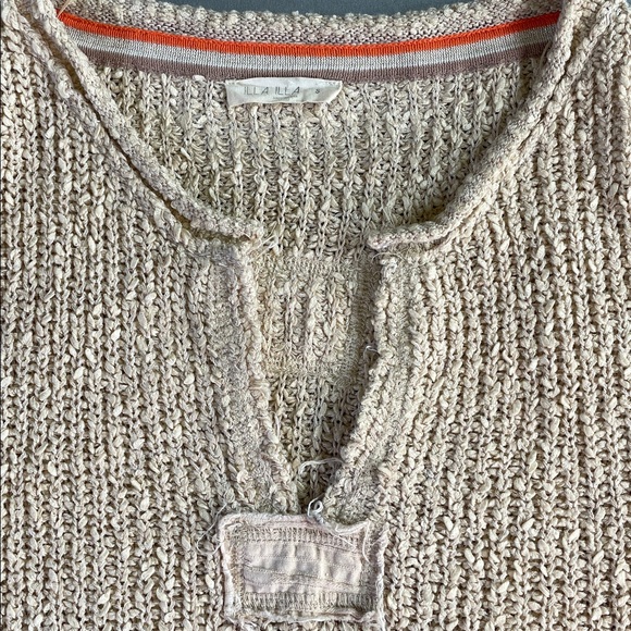 ILLA ILLA Oversized Oatmeal Textured V-Neck Cropped Sweater | Small - Picture 9 of 10